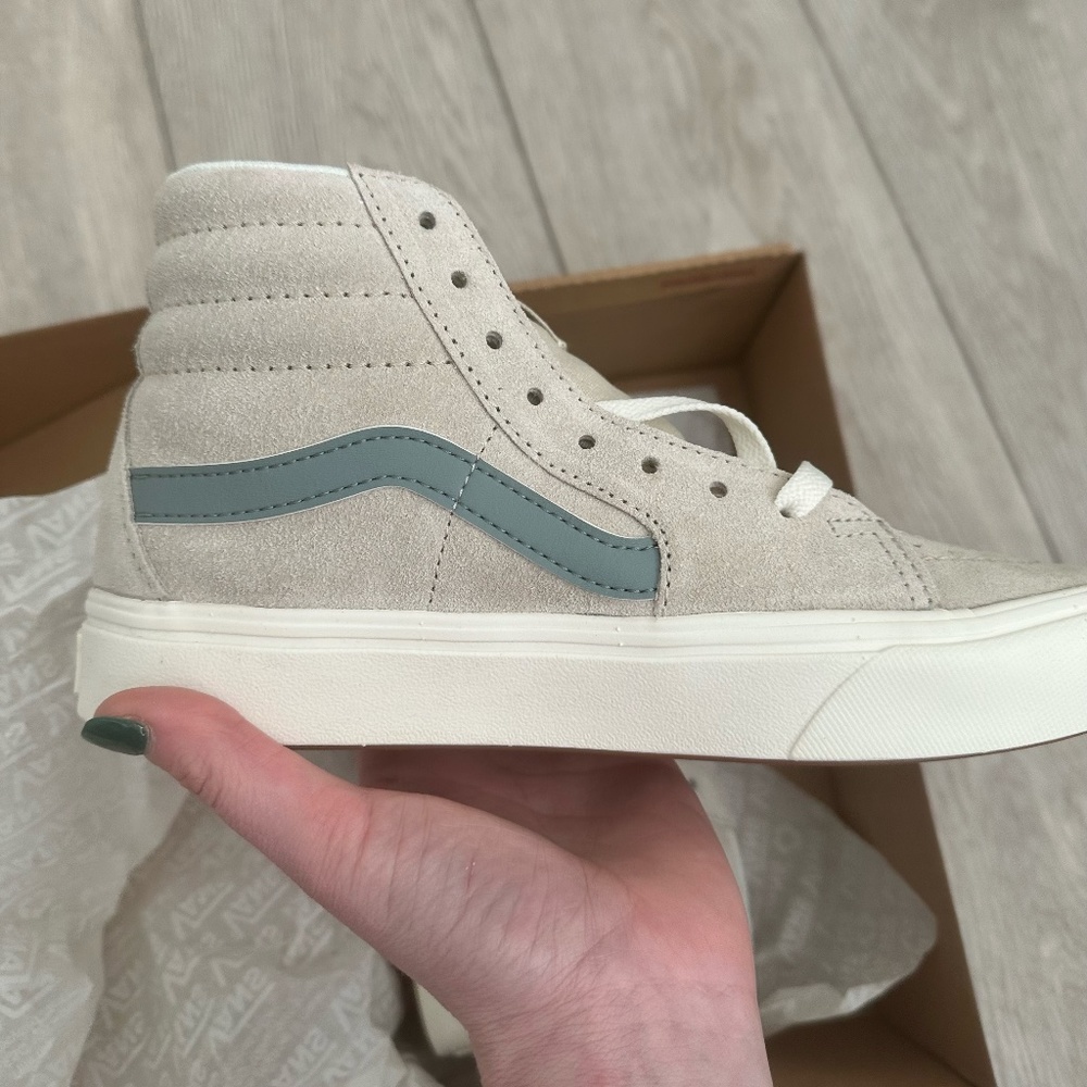 NWT Vans Comfycush Sk8-Hi